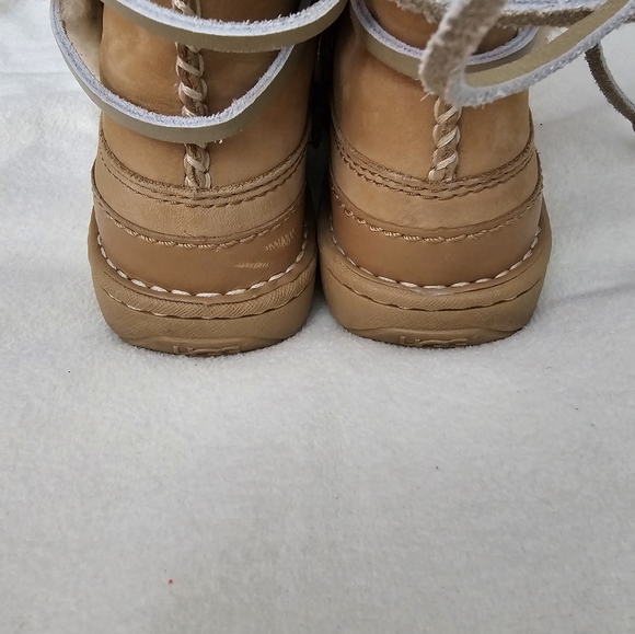 UGG Australia Catalina Tan Leather Lace Up Boot With Sheepskin Size 7 - Picture 5 of 16
